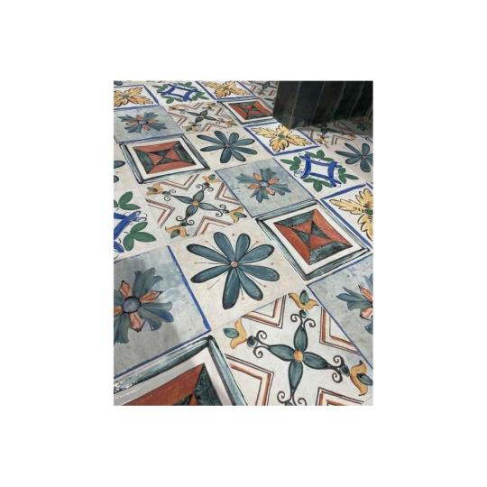 mediteranska rucne malovana vzorovana podlahova dlazdica rustikalna vintage jedinecna bohema kuchyna kupelna farebna vesela klasicka vintage talianska toskanska kvetinova.jpg